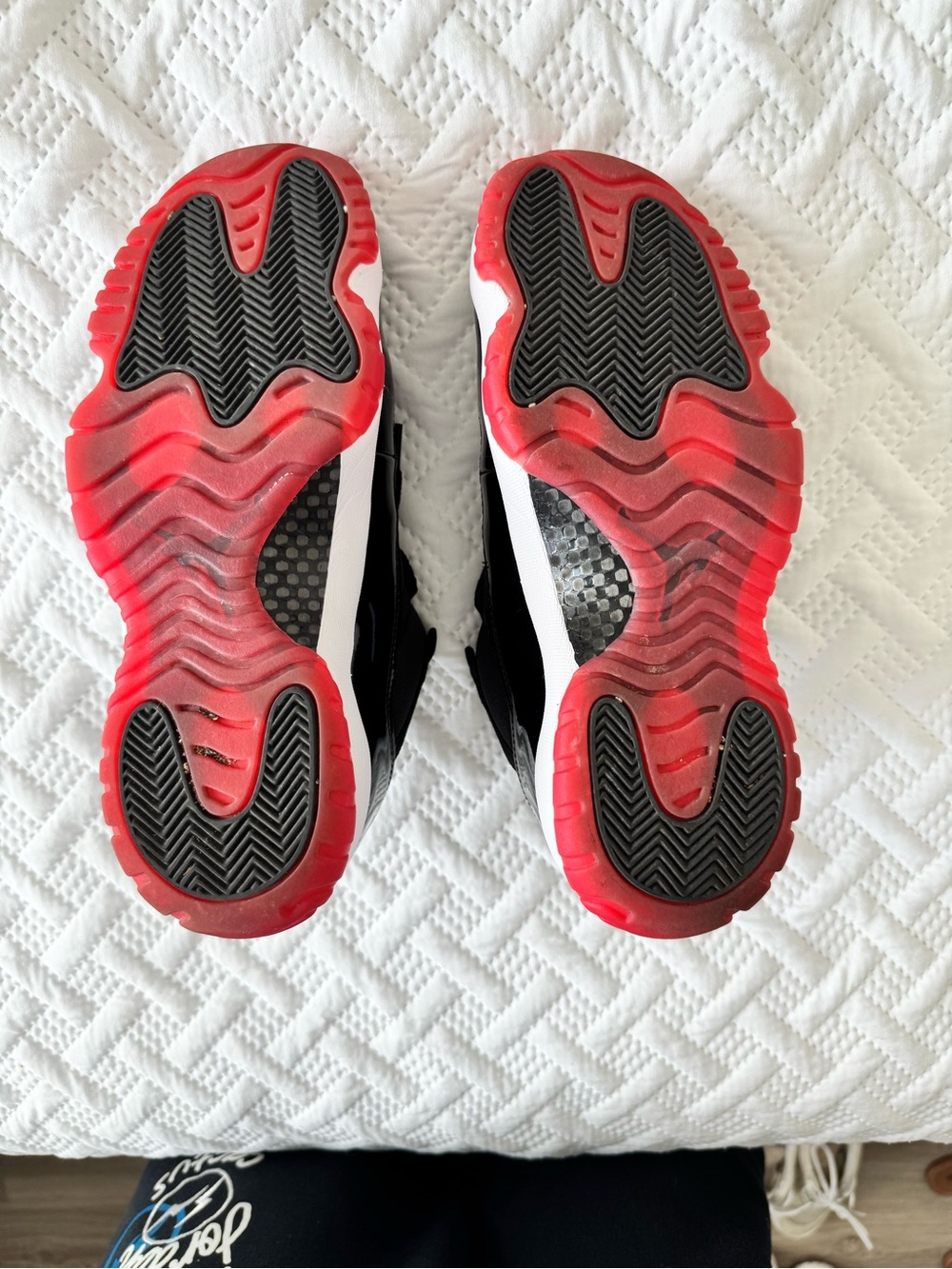Air Jordan 11 Retro Low "Bred" 2025 Size 10 - Picture 5 of 11
